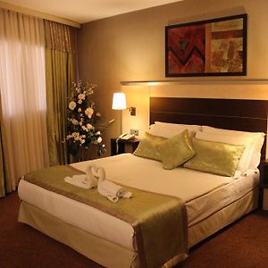 Standard Zimmer mit Kingsize-Bett
